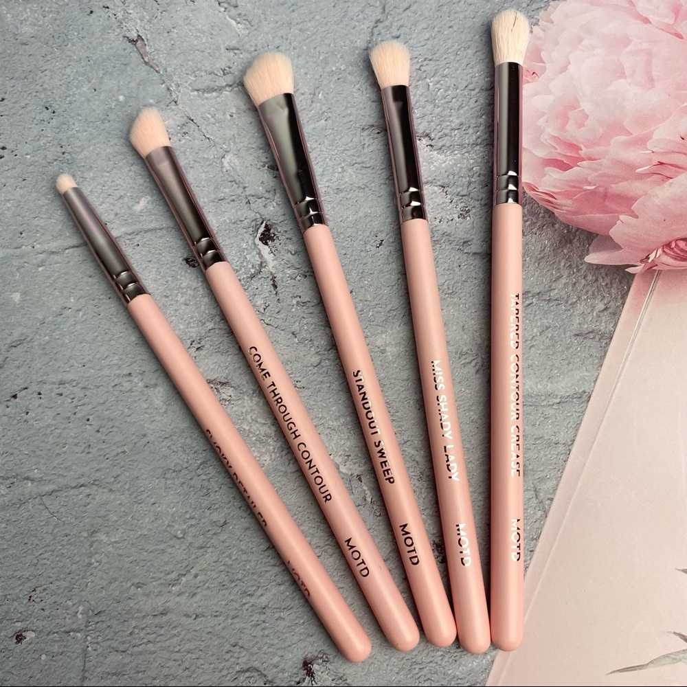 🌟 2 Day Sale🌟 MOTD Cosmetics, A Blush Blending Essential Eye Brush Set Of 5 - Picture 11 of 12